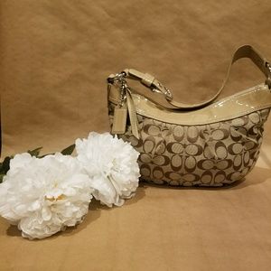 Signature Coach Hobo